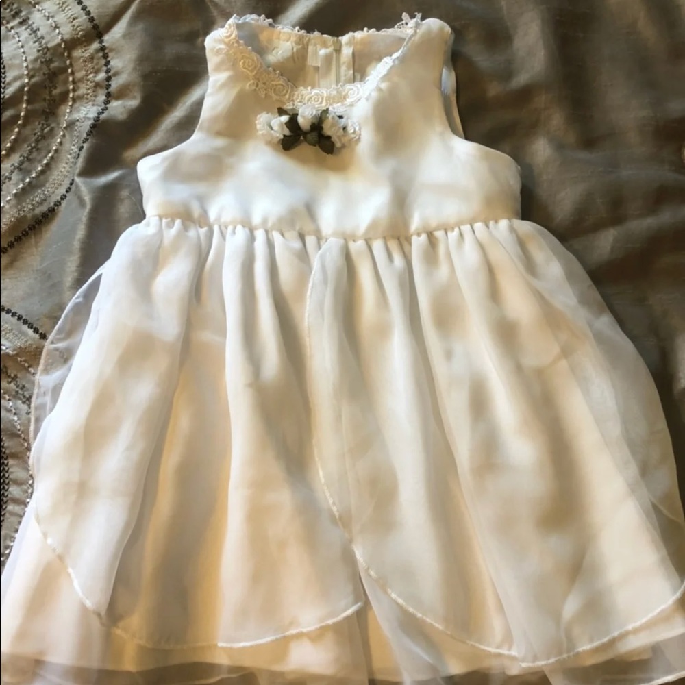 White Dress 2t